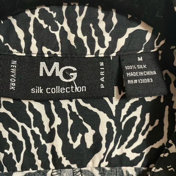 MG Silk Collection Shirt Casual Animal Print Button Down Blouse Black Size M - Picture 8 of 9